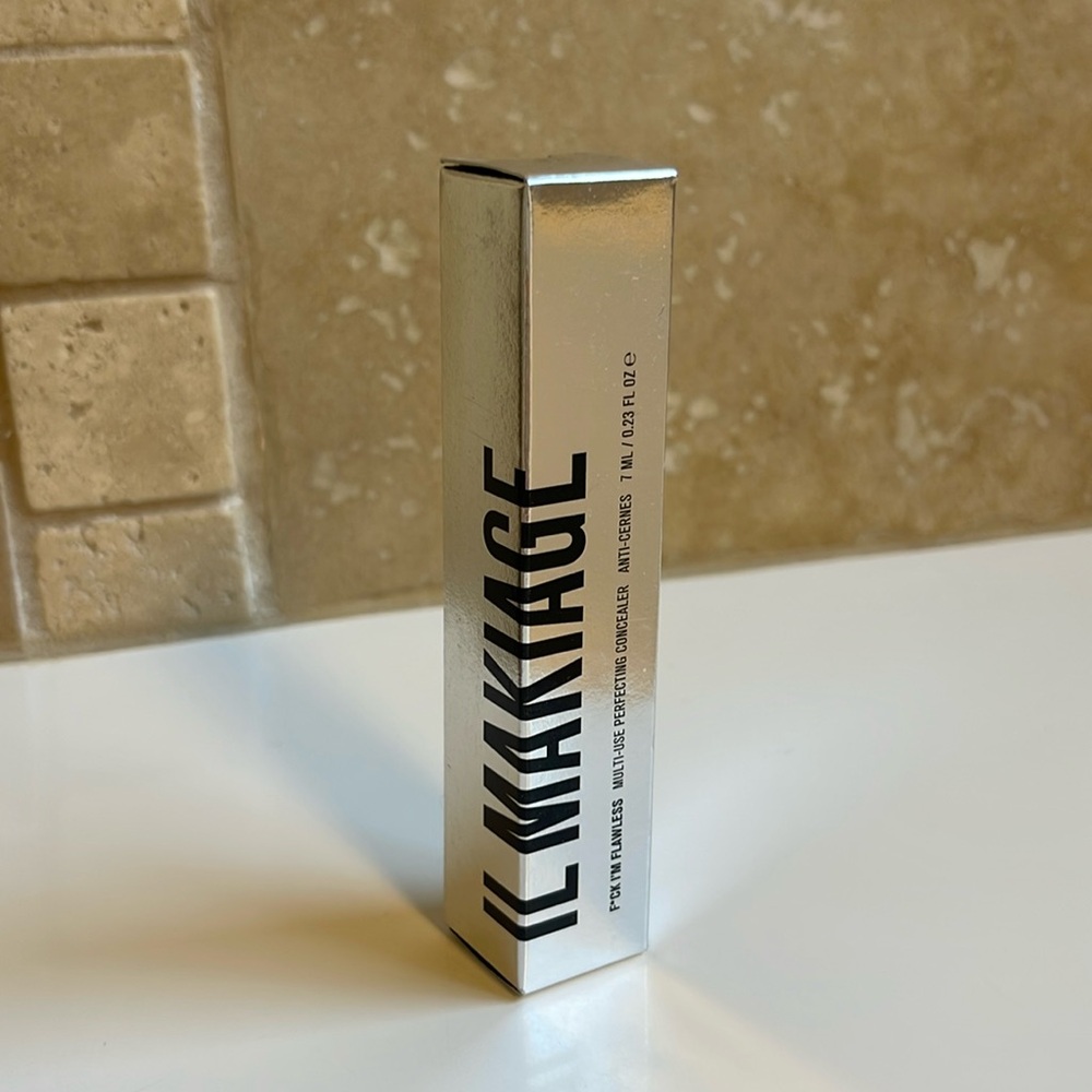 IL MAKIAGE F*CK I'M FLAWLESS Multi-Use Perfecting Concealer Shade 2.5